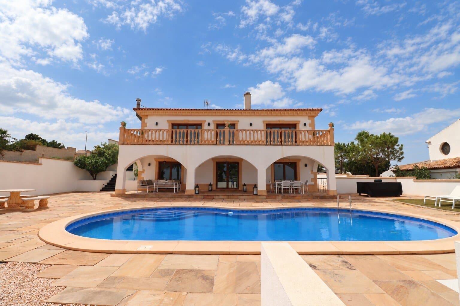 Fantastische Villa mit 6 Schlafzimmern, 5 Badezimmern und Privatpool in Lomas de la Juliana