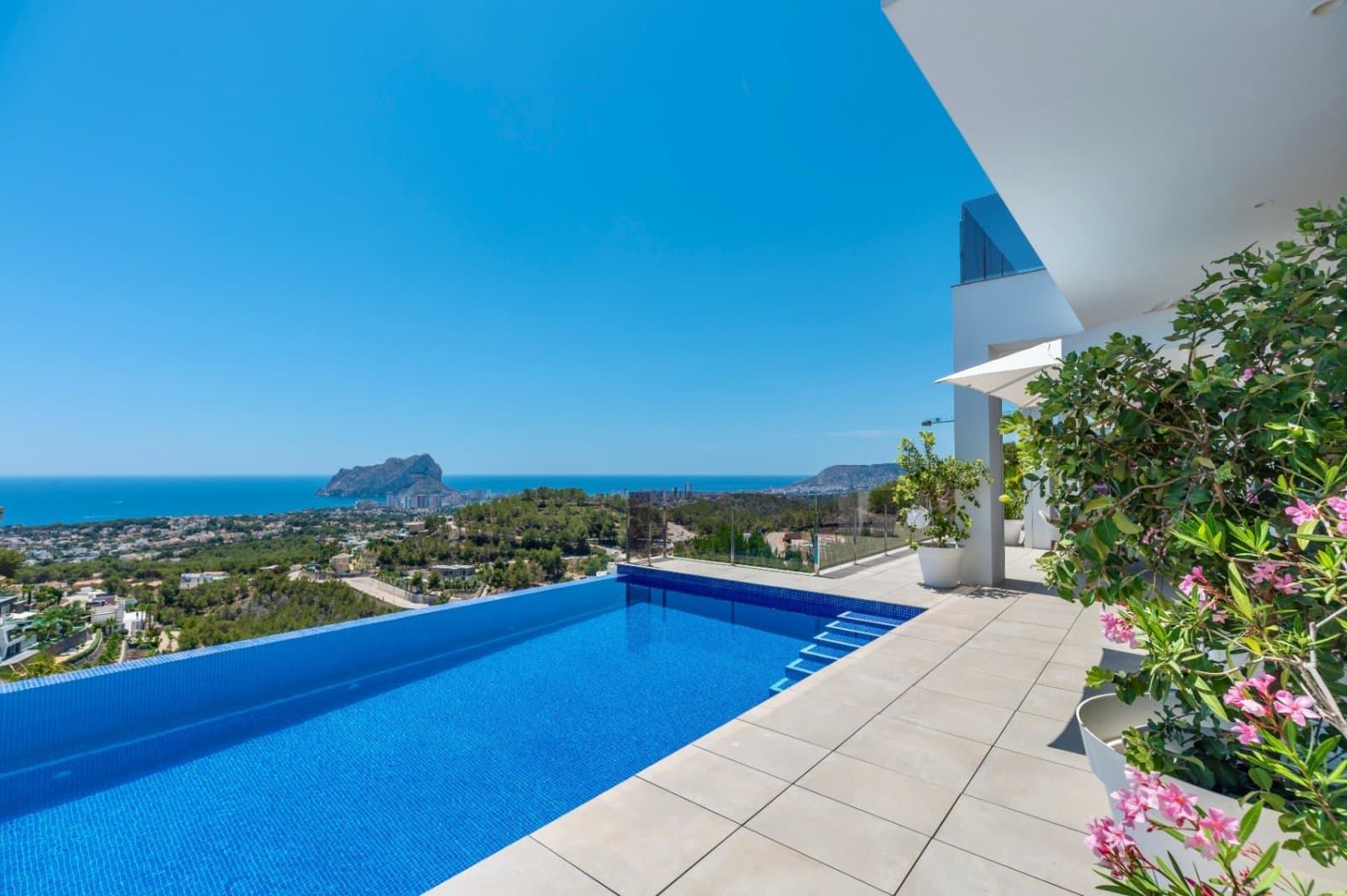 Villa mit fantastischem Panoramablick in der Urbanisation Racó de Galeno in Benissa Costa
