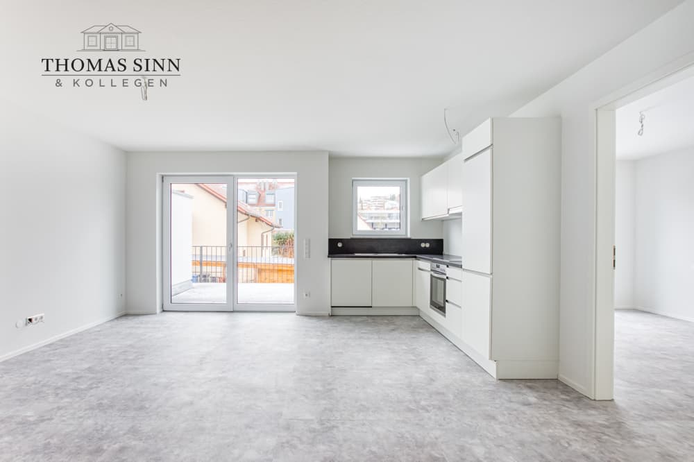 Neuwertige 2 Zimmer Wohnung mit Balkon und TG-Stellplatz