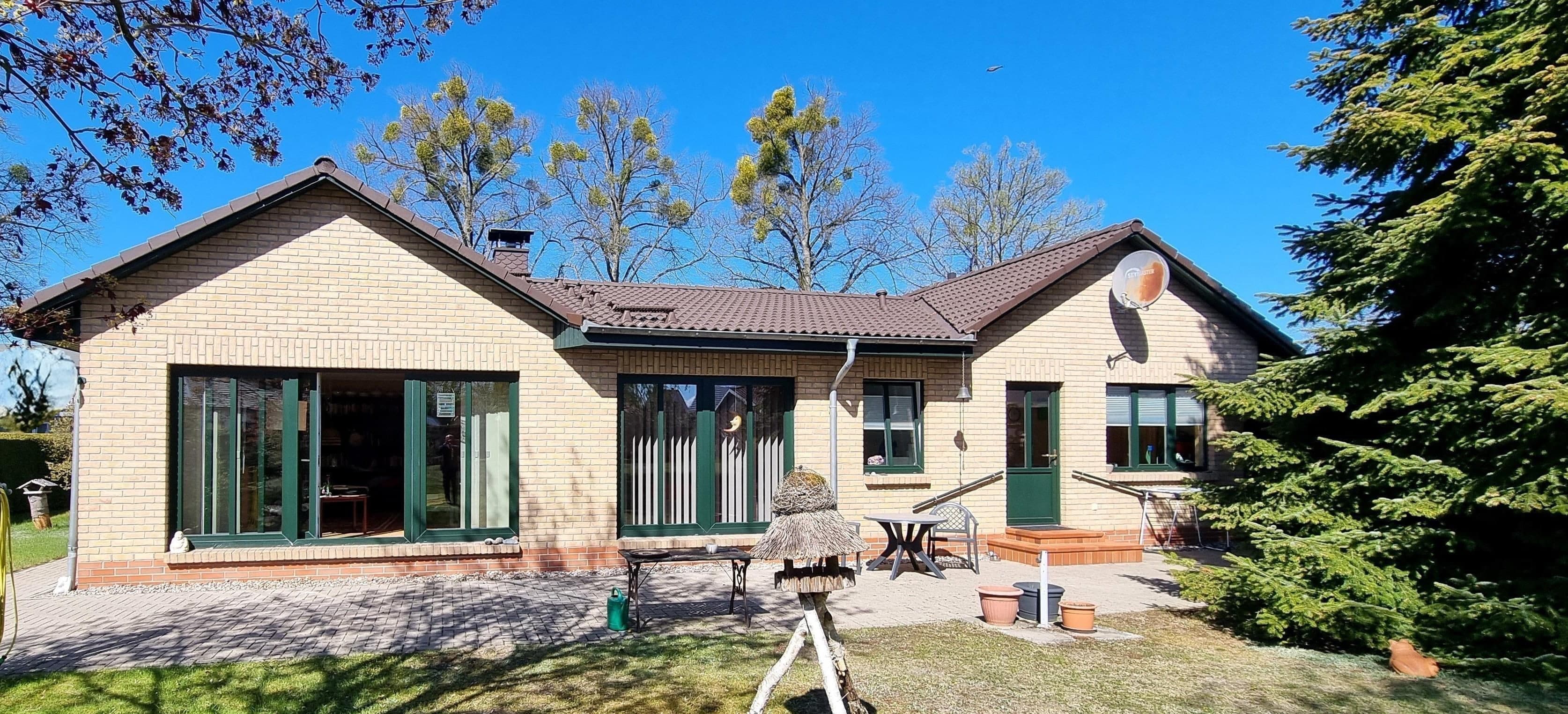 Viel Licht, Wärme & Gemütlichkeit - Seebad Ueckermünde * Massiver, verklinkerter Bungalow