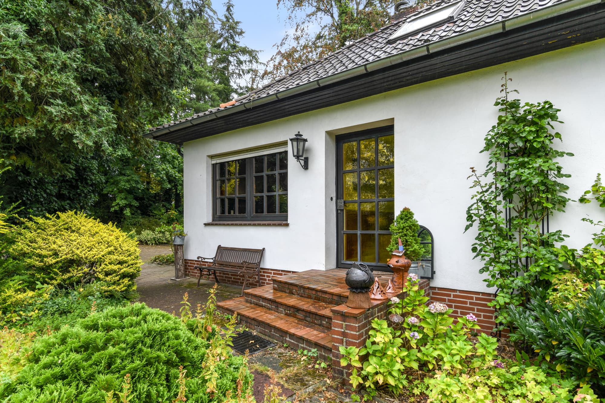 Grüne Oase: Großzügiger Bungalow auf 2.500 m² Grundstück
