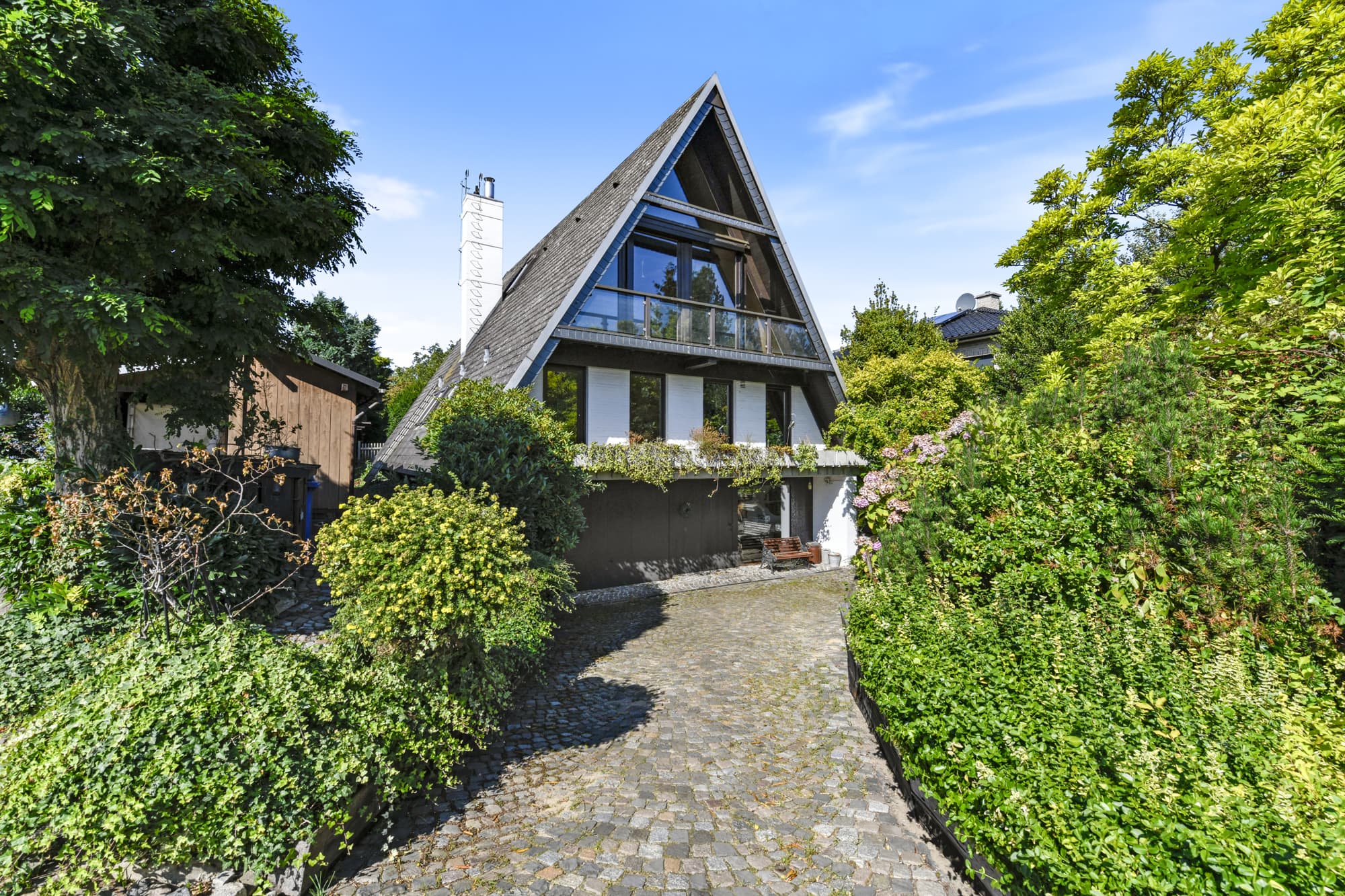 Außergewöhnliches Nurdachhaus in ruhiger Feldrandlage von Ohlendorf