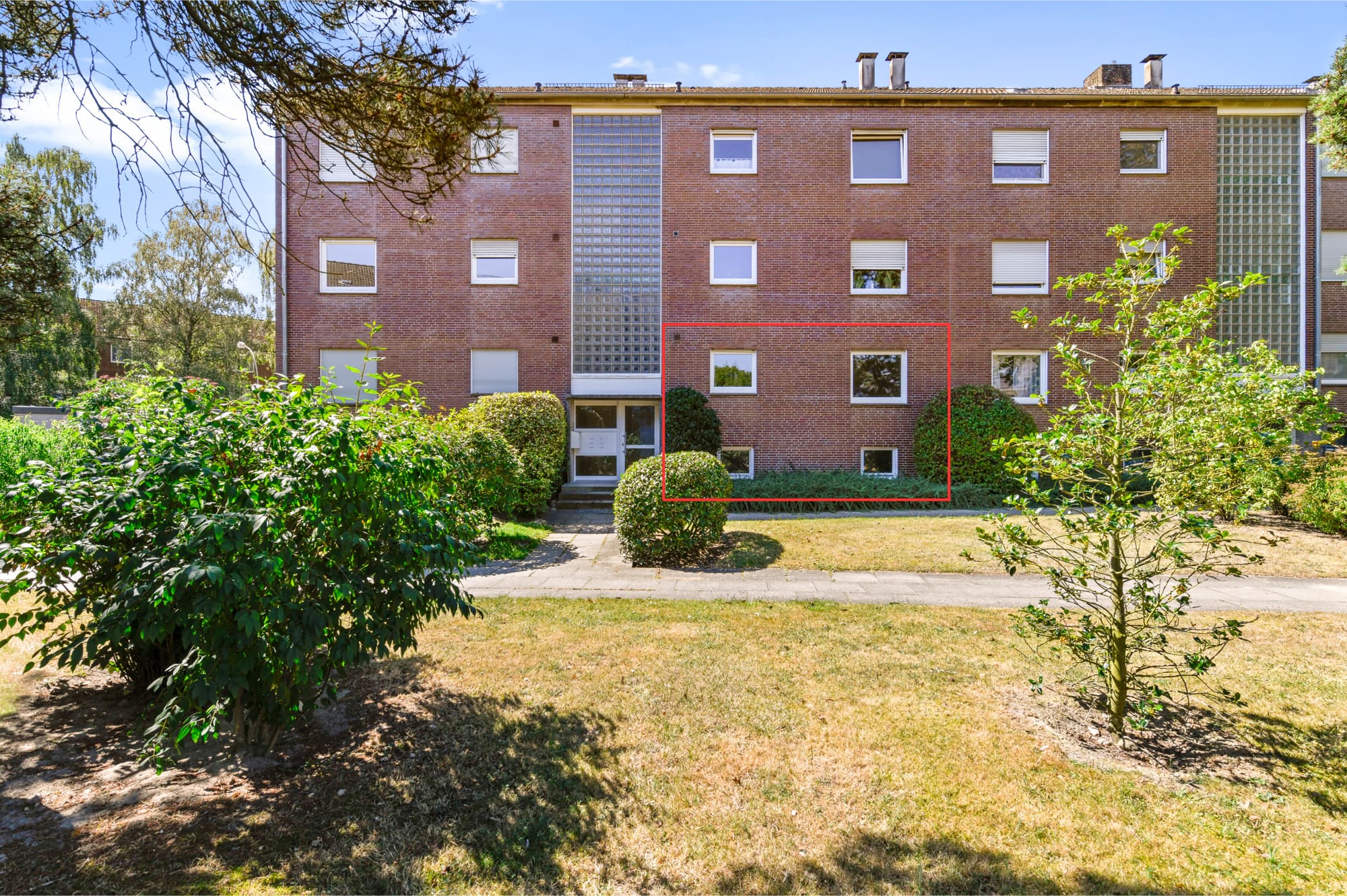 Ruhig & zentral: Eigentumswohnung mit Balkon, Keller & Tiefgarage