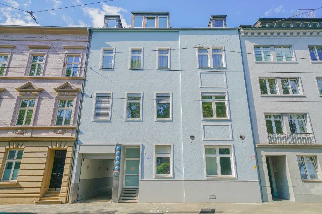 Stilvolle 3-Zimmer-Altbauwohnung in zentraler Lage von Pempelfort mit EBK