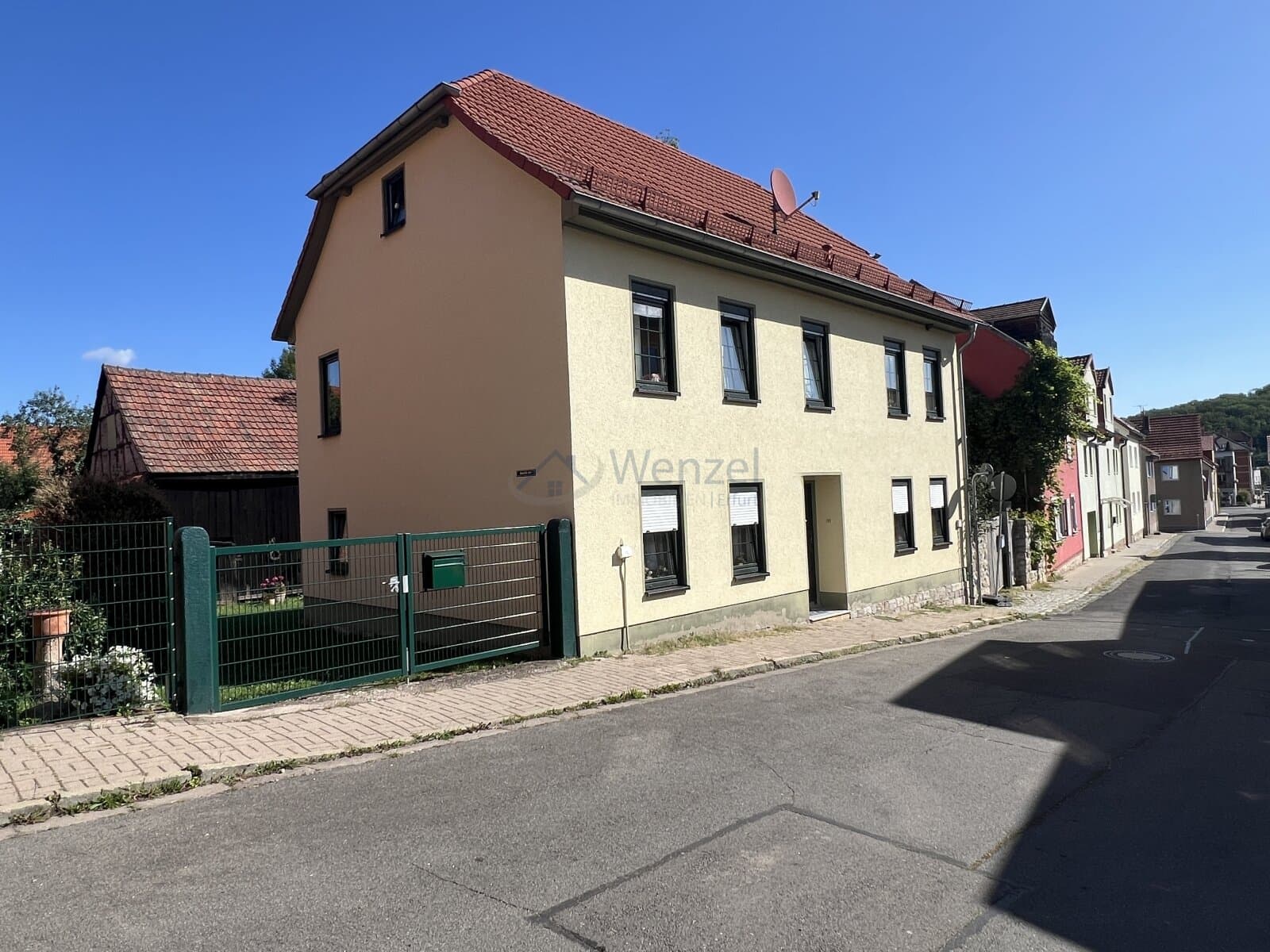 ANGEBOTSVERFAHREN! Charmantes Wohnhaus in begehrter Lage
