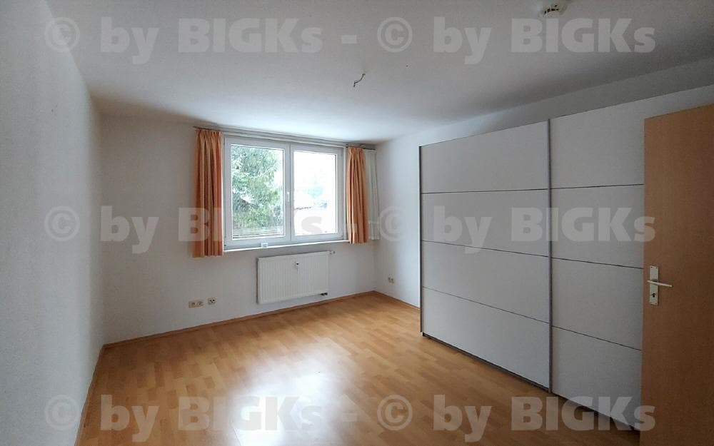 BIGKs: Suhl-Leninring: 3 Raum Wohnung Suhl,sep.Küche,Wannenbad, Balkon (-;)