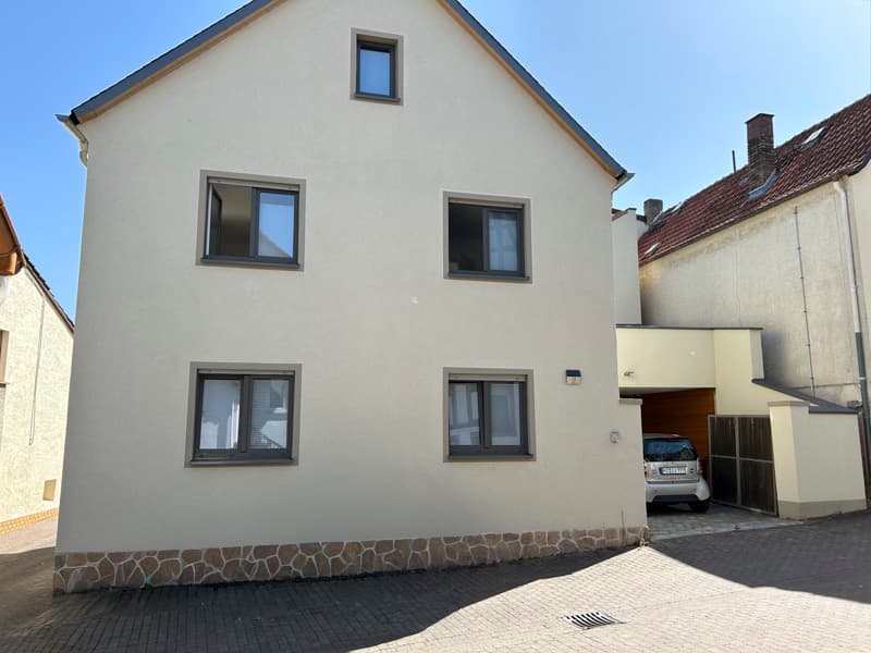 Wie Neubau: 4,5 Zimmer-EFH mit Innenhof und sep. 1.200 m² Gartengrundstück in Bubenheim