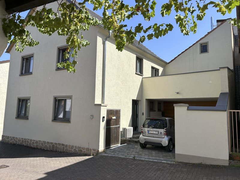 Wie Neubau: 4,5 Zimmer-EFH mit Innenhof und sep. 1.200 m² Gartengrundstück in Bubenheim
