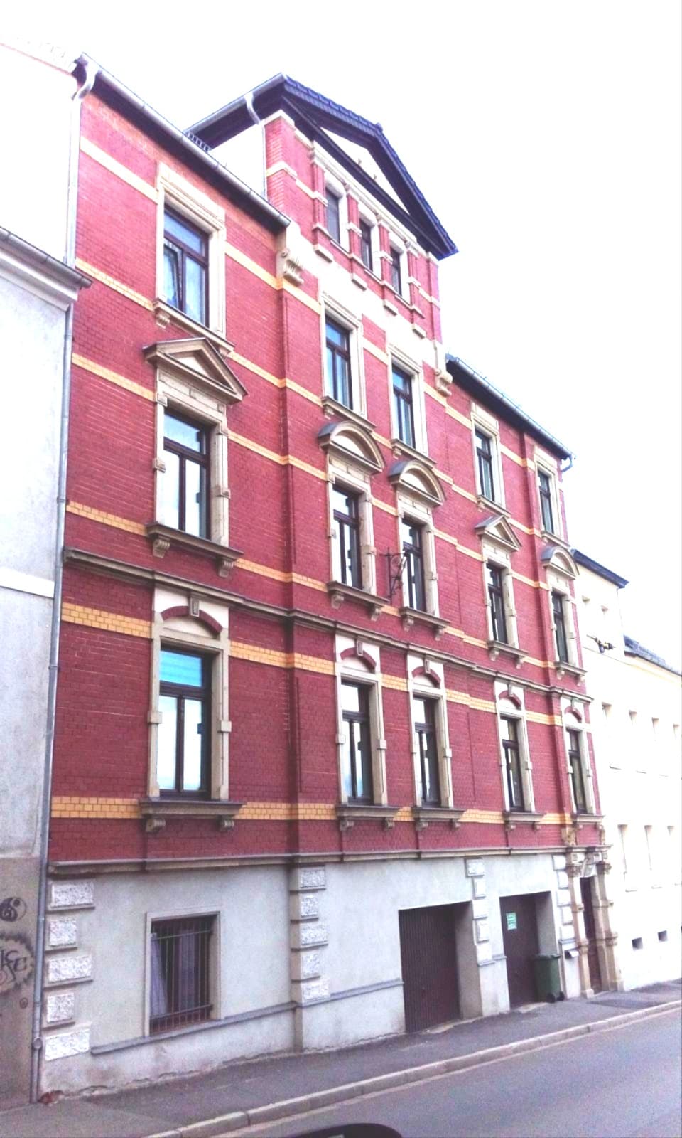 Vermietetes Mehrfamilienhaus am Rande des Altenburger Stadtzentrums zu verkaufen.