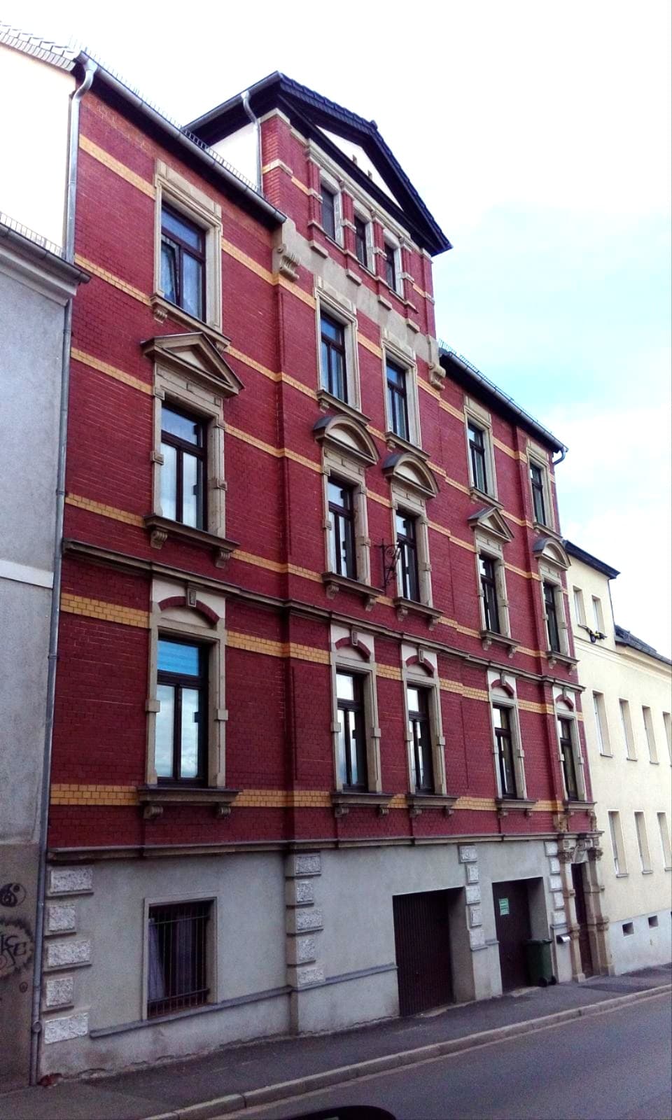 Vermietetes Mehrfamilienhaus am Rande des Altenburger Stadtzentrums zu verkaufen.