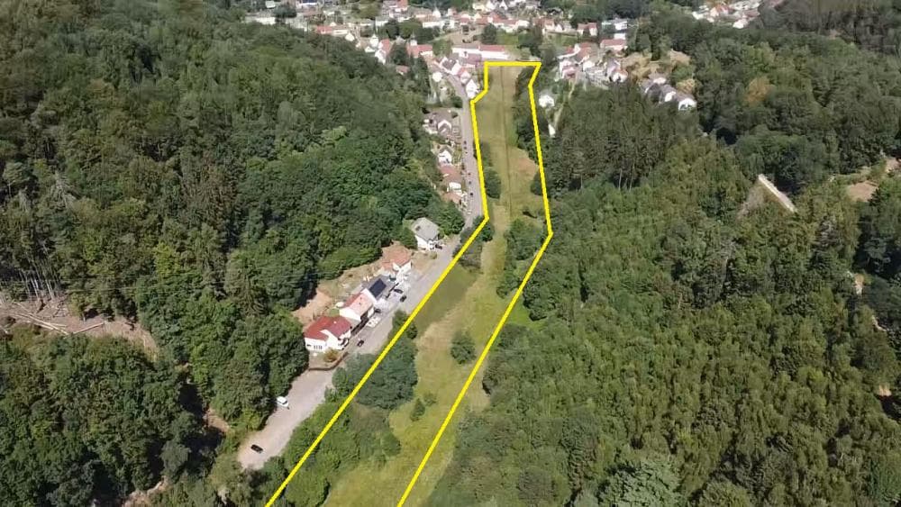 +++ Für Naturliebhaber und Bauherren: 23432 m² fast ebenes und sonniges Grundstück mit Bachlauf +++