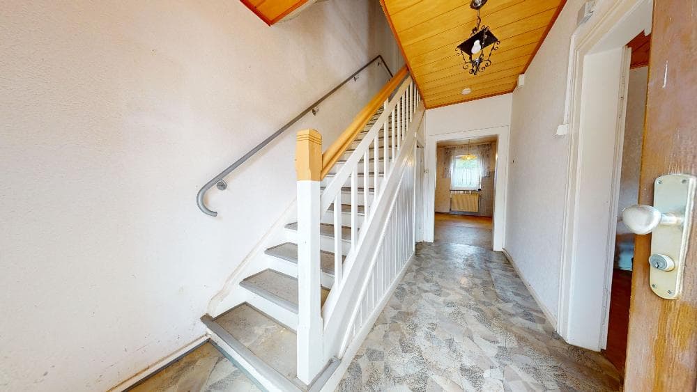 +++ Charmantes Sandsteinhaus mit Scheune, Ausbaupotenzial und traumhaftem Südgarten+++