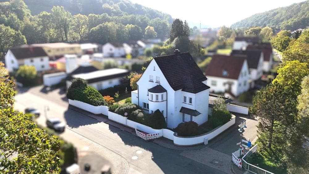 +++ Wohlfühloase: Freistehendes, attraktives Einfamilienhaus mit Südausrichtung, Terrasse, Balkon, ebenes Gartengrundstück, Doppelgarage und Sauna+++
