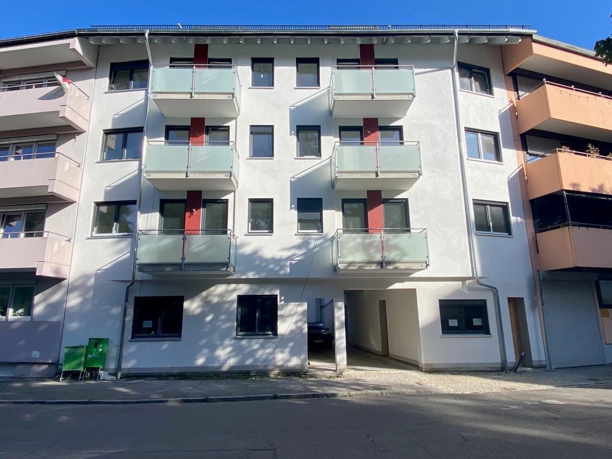 Wohngemeinschaft mit 4 Einzelzimmer, 3 Bäder und Gemeinschaftsküche