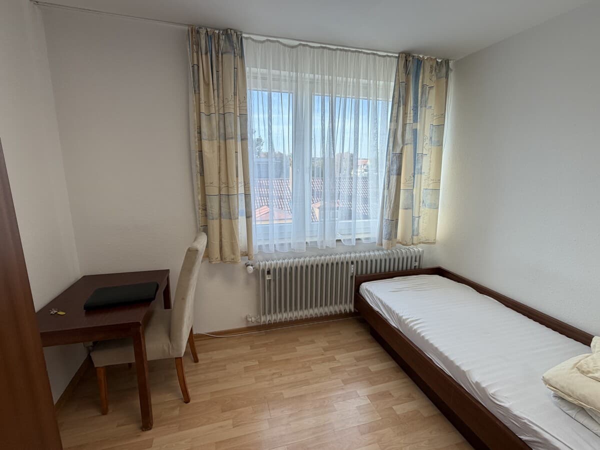 Zimmer mit eigenem Bad und Gemeinschaftsküche in der City von Neu-Ulm