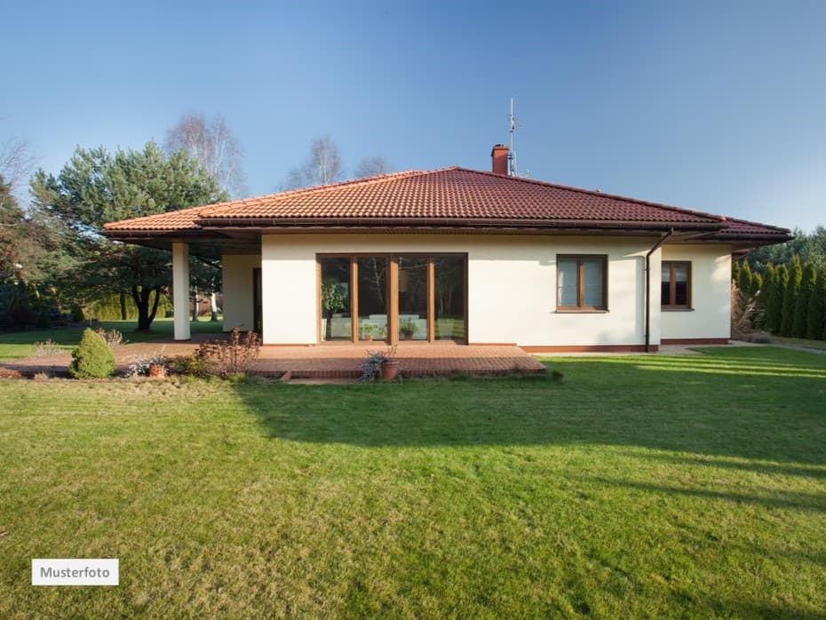 Einfamilienhaus, 4 Zi., Garage - Besondere Immobilienchance ohne Provision