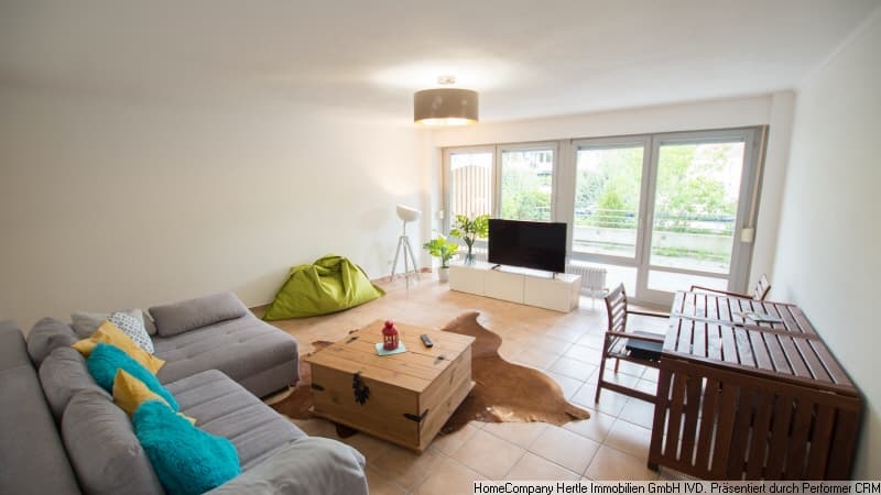Renovierte Maisonette mit angenehmer Möblierung und großer Terrasse sowie 2 Balkone für 3-12 Monate in Kirchzarten-Burg