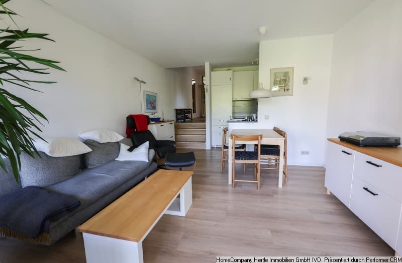 Freundlich und angenehm möbliert mit TG-Stellplatz für 3,5 Monate in toller Lage der Oberau, Freiburg