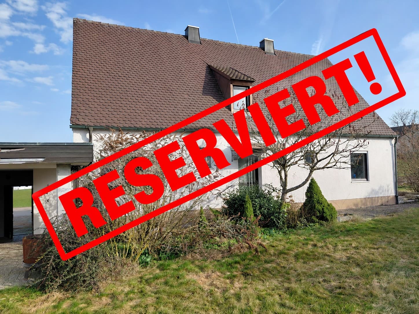 Werden Sie hier noch diesen Herbst
Eigentümer: Freistehendes Haus mit
schönem Grundstück in Oberhausen!