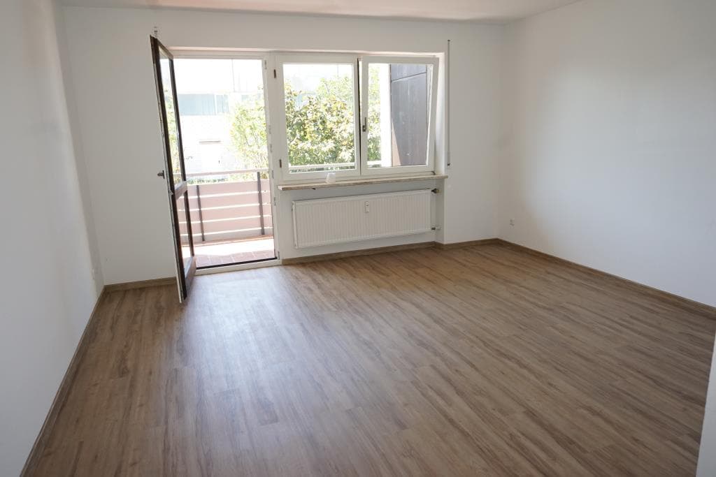 Erding-Altenerding schönes App. mit Balkon und EBK