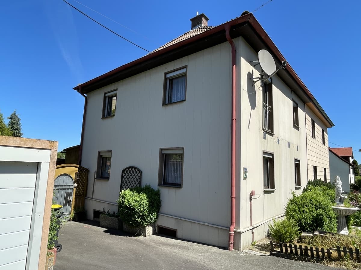 Ein neues Zuhause für geschickte Handwerker - Doppelhaushälfte in Schirnding