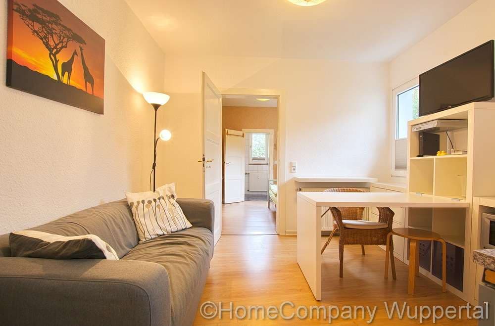 Alles da! Schönes Apartment mit separatem Schlafzimmer und DSL in der Haaner City