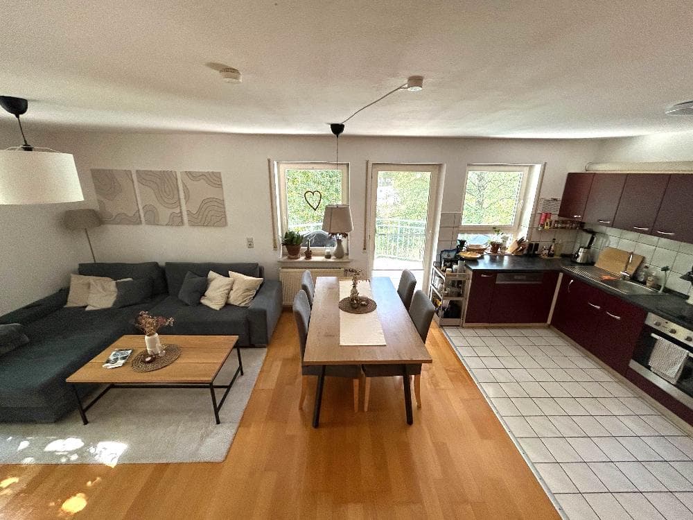 moderne Wohnung in der Ortsmitte von Bretzfeld mit Balkon - sofort frei