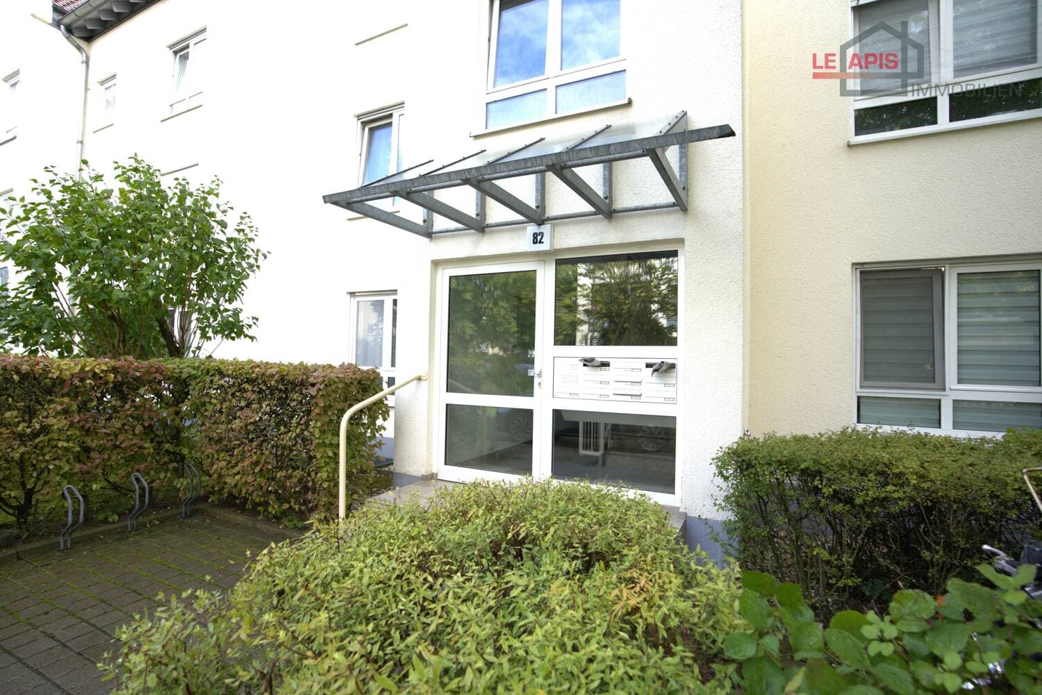 GEMÜTLICHE, HELLE DG-1-RWG M. DACHTERRASSE U. TG IN IDYLLISCHER WOHNLAGE V. LPZ.-LINDENTHAL