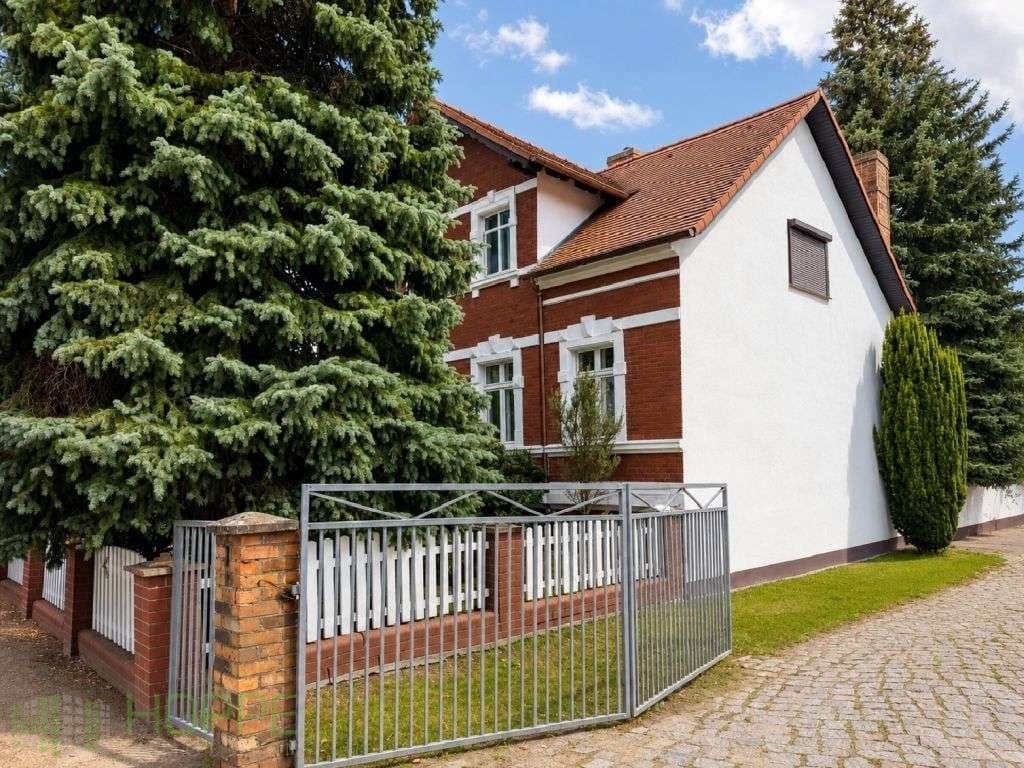 Dahme/Mark - Viel Platz für neue Ideen: Wohnhaus mit ehemaliger Gärtnerei und Ackerfläche
