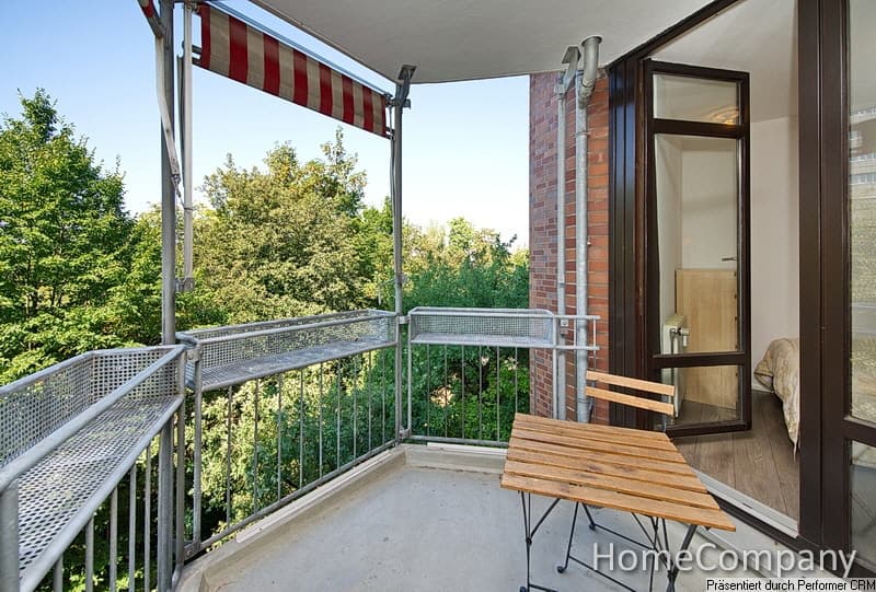 Tolle Aussicht! Attraktive Wohnung mit Balkon, Internetzugang, Tiefgaragenplatz und Aufzug in Düsseldorf Düsseltal