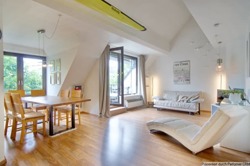 Schöne Maisonettewohnung mit Balkon und Tiefgaragenstellplatz in guter Wohnlage
