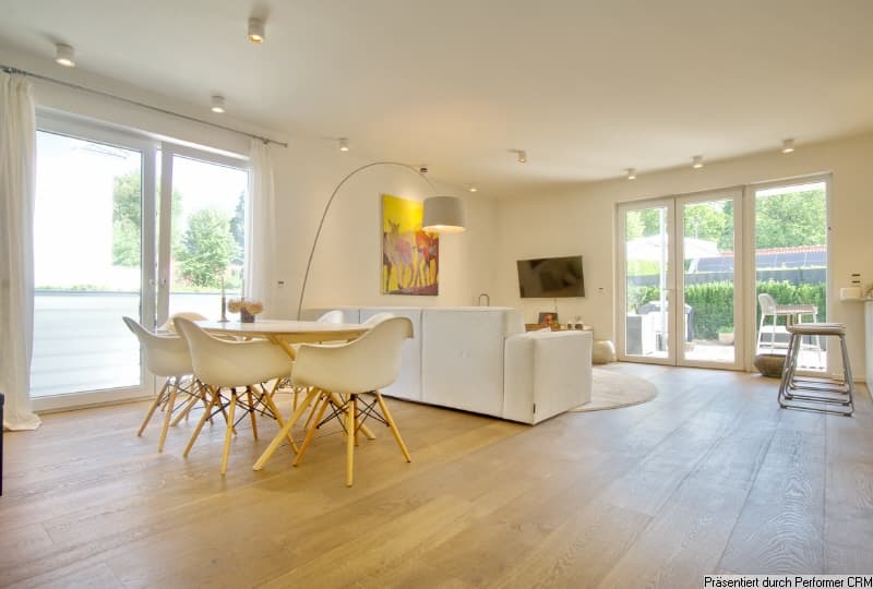 Sehr schöne, luxuriöse 3-Zimmer-Wohnung mit großer Terrasse und PKW-Stellplatz im Stadtteil Kaiserswerth in TOP-Wohnlage