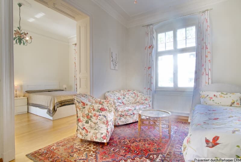 Komplett möblierte 3-Zimmerwohnung im Altbau, für Familien oder Teams, am Stadttor, Medienhafen-Unterbilk