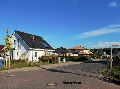 +++ Idyllisches Einfamilienhaus am Hang mit großzügiger Doppelgarage +++