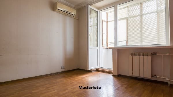 Wohnen mit Perspektive: Großzügige 5-Zimmer-Wohnung mit Wohnküche, Schopf & 84 m² Dachboden