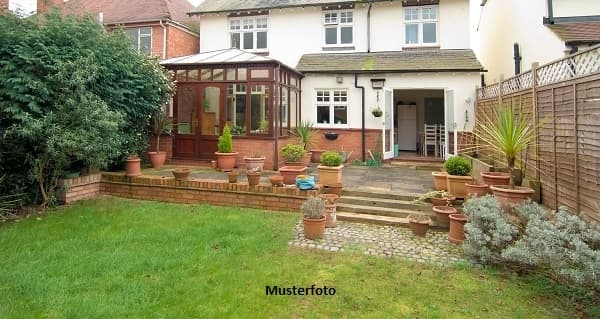 Neuwertiges Einfamilien-Reihenhaus mit Gartenanteil und durchdachter Raumaufteilung