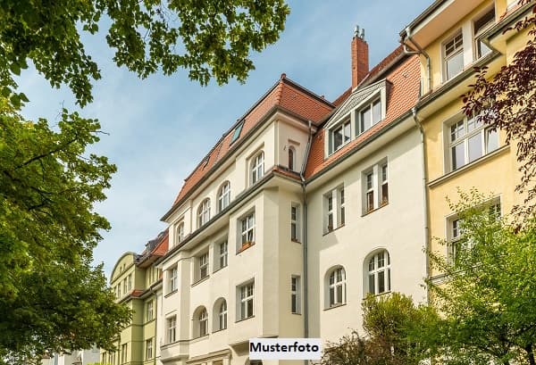 Stilvolle Altbauwohnung mit historischem Charme in bester Wohnlage