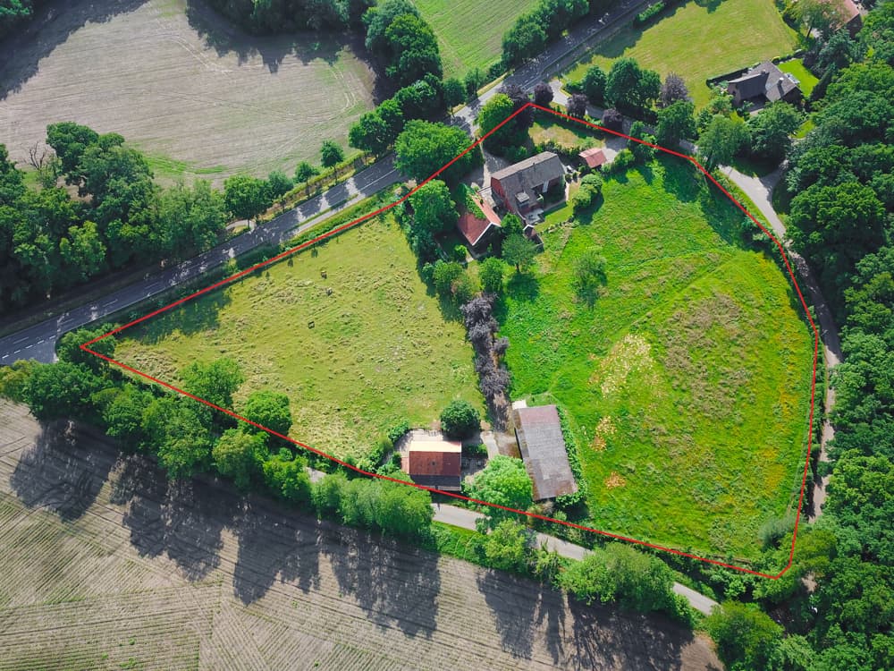 Resthof in Nordhorn-Bimolten – 2 Wohneinheiten, Stallungen, 1,75 ha