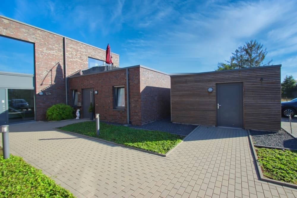Barrierefreie EG-Wohnung mit separatem Eingang und Gartenanteil