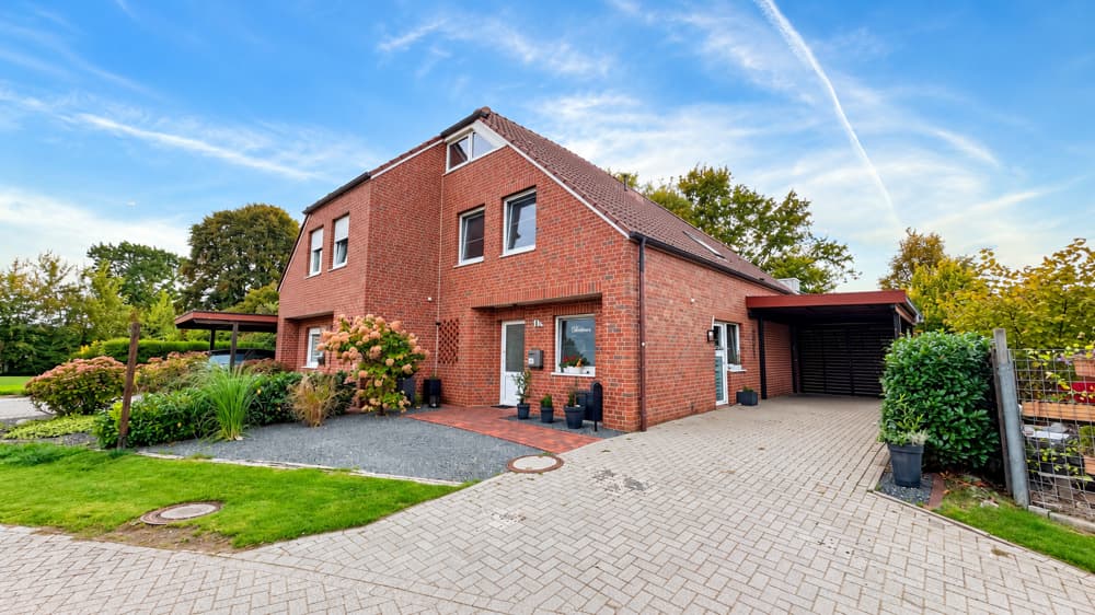 Doppelhaushälfte in Uelsen – 4 Zimmer, Garten, Carport, vermietet