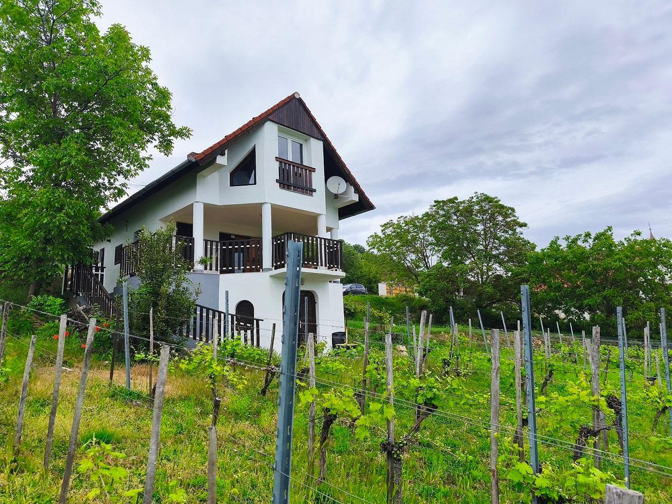 Ferienhaus mit atemberaubendem Balaton-Panoramablick in Balatongyörök