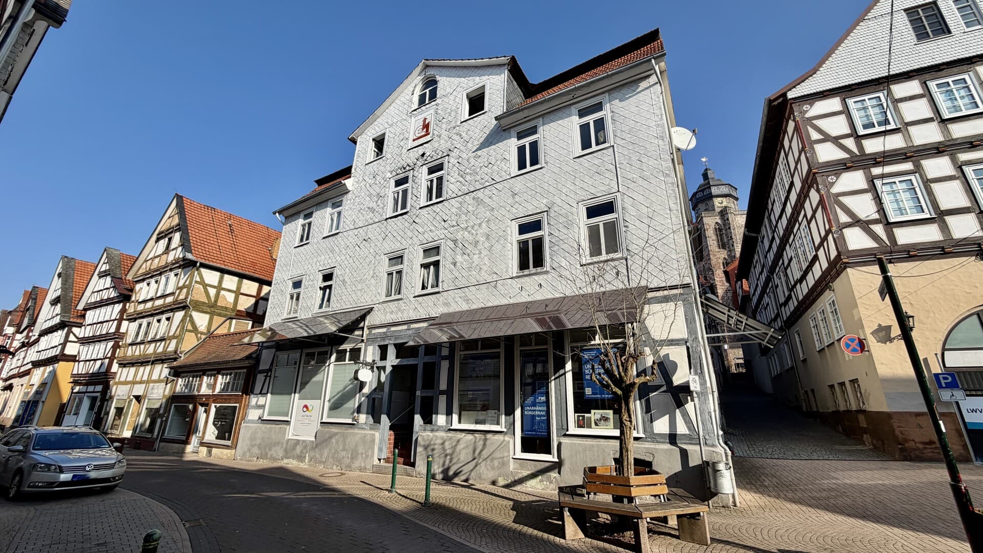 Historisches Wohn- und Geschäftshaus mit 8 Wohnungen und 2 Gewerbeeinheiten – provisionsfrei für Käufer