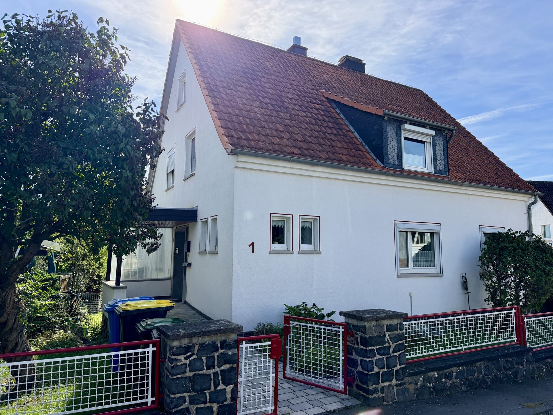 Zweifamilienhaus in ruhiger Lage von Homberg (Efze)! Keine Käuferprovision!
