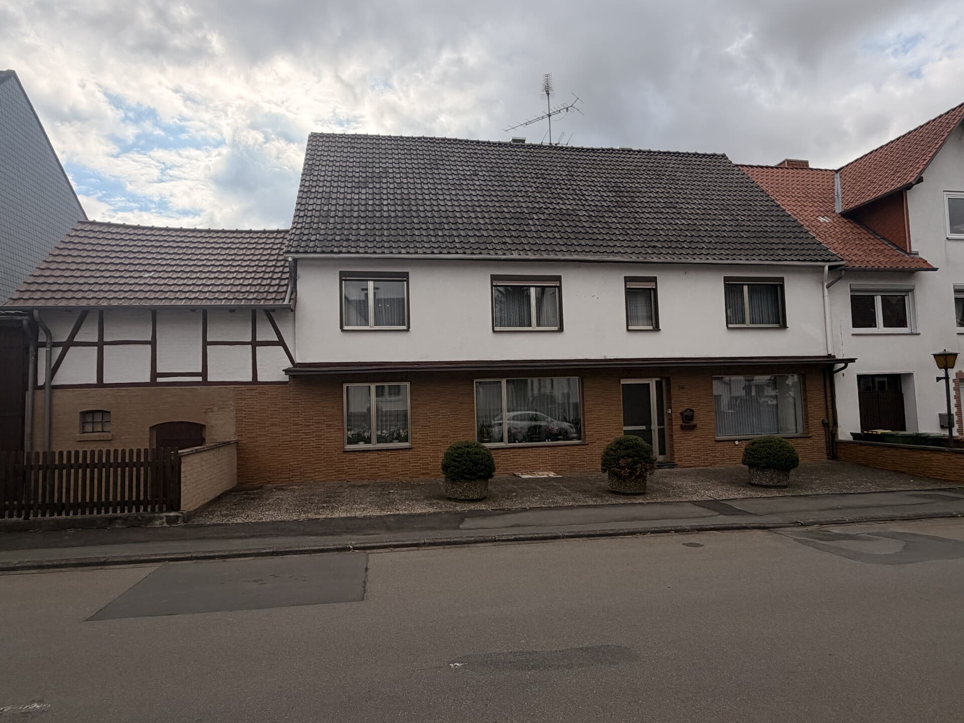 Individuelle Immobilie mit Charme sucht neuen Eigentümer!
KEINE KÄUFERPROVISION