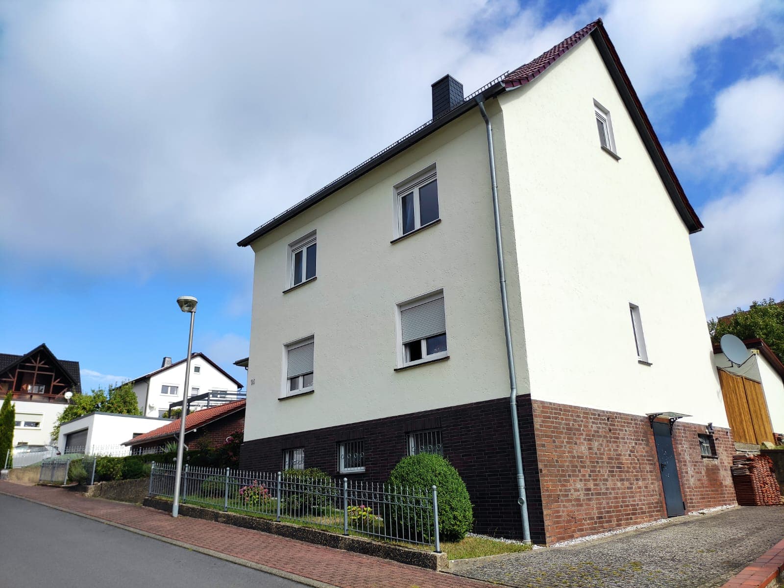 Familien aufgepasst Zweifamilienhaus in Söhrewald zu verkaufen!!!