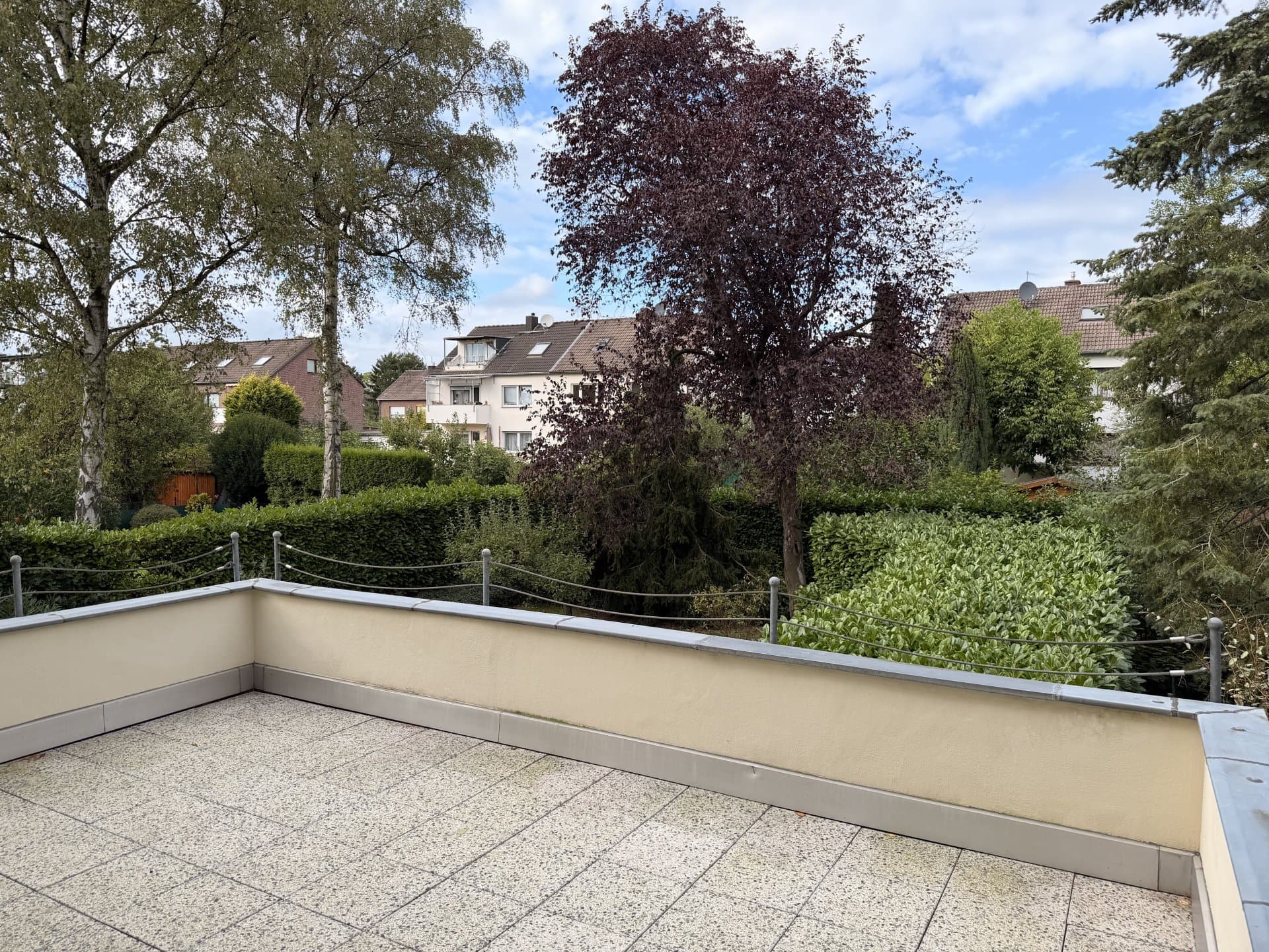 Düsseldorf Lierenfeld: Frisch renovierte 3-Zimmer-Wohnung mit großer Terrasse!