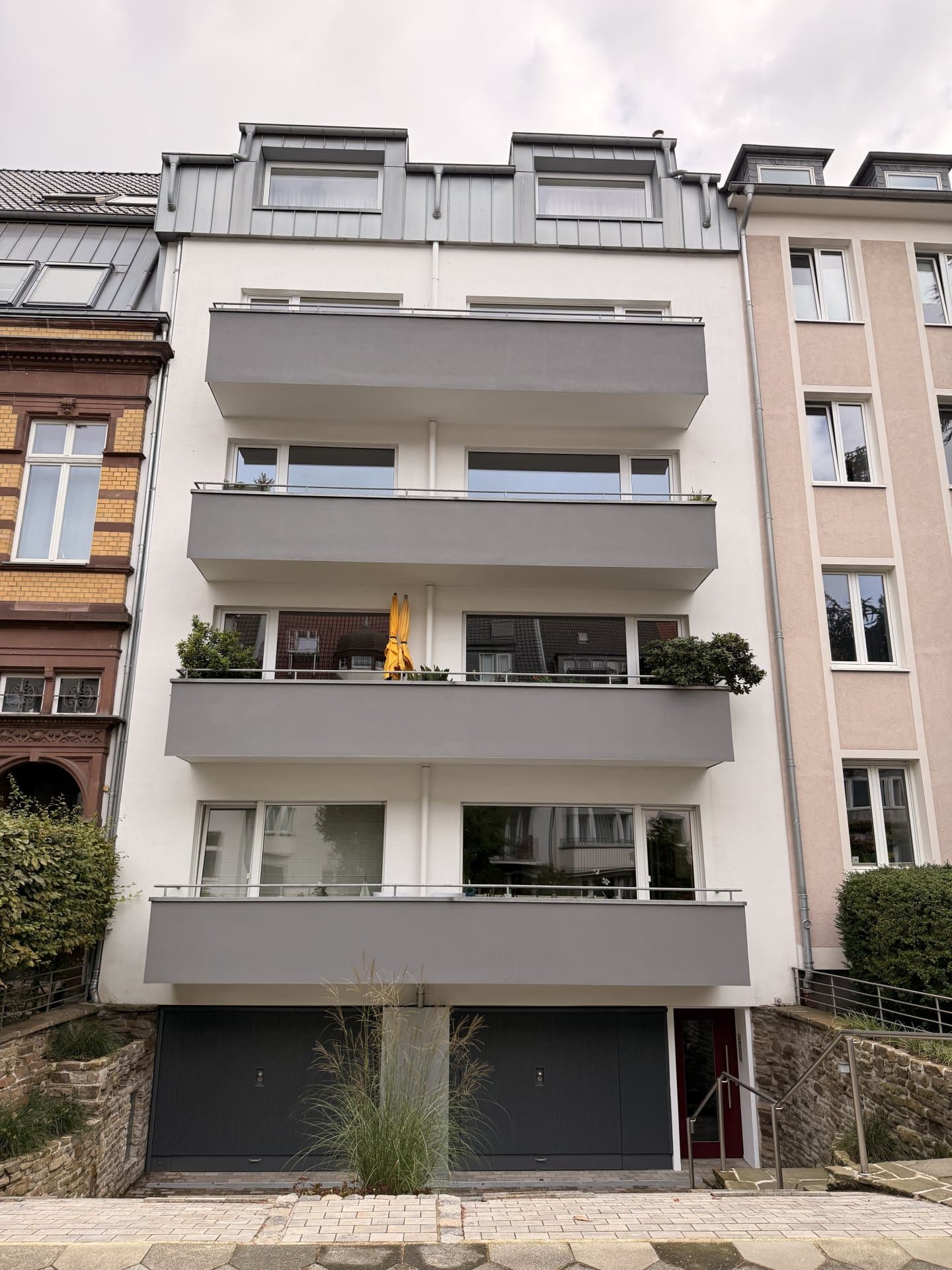 Düsseldorf-Zoo: Tolle 3-4-Zimmer-Wohnung im Herzen des Zoogebiets!!!