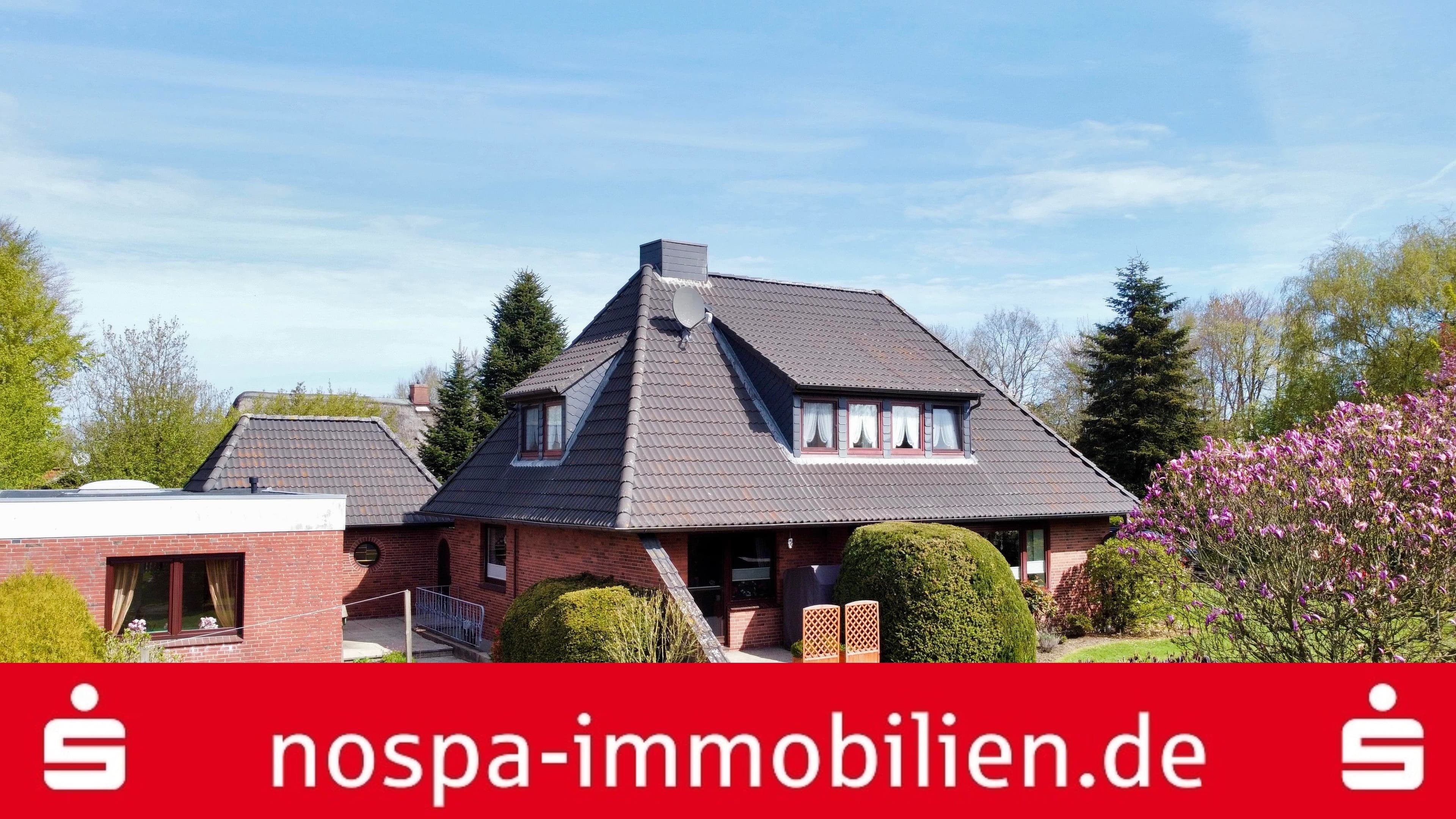 Tlw. unterkellertes Einfamilienhaus mit Anbau, Sauna, Garage und Terrasse nahe der Kreisstadt Husum