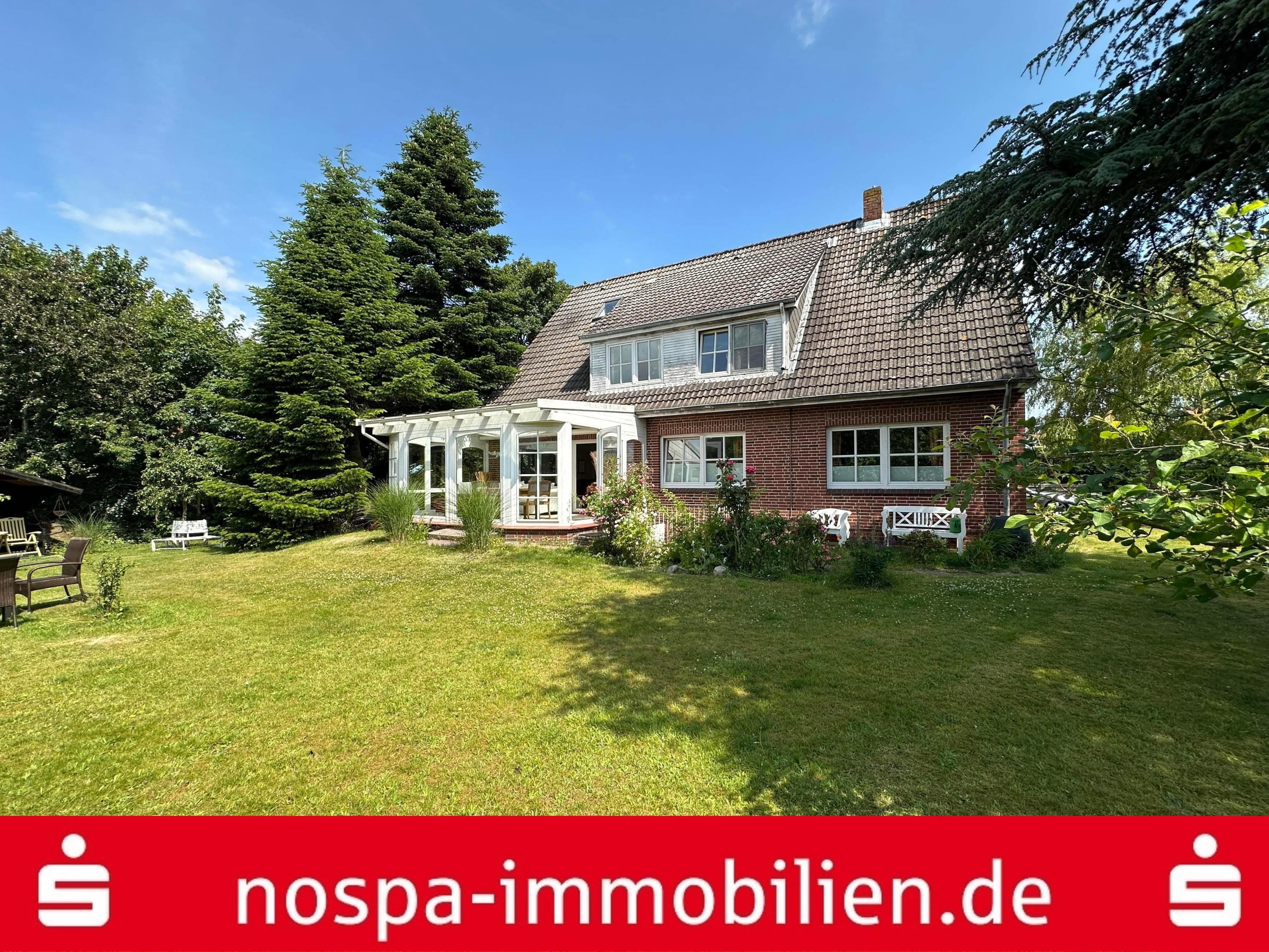 Solide gebautes Wohnhaus mit großem Grundstück