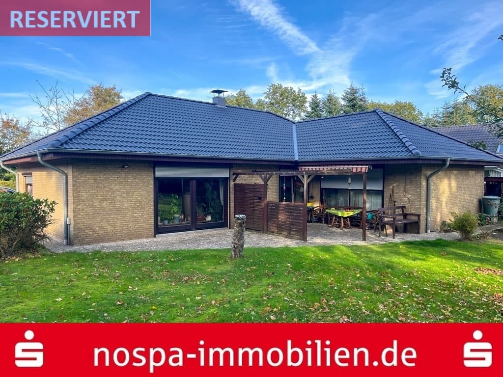 Reserviert: Gepflegter Winkelbungalow mit Südwest-Terrasse und massiver Garage in Drelsdorf